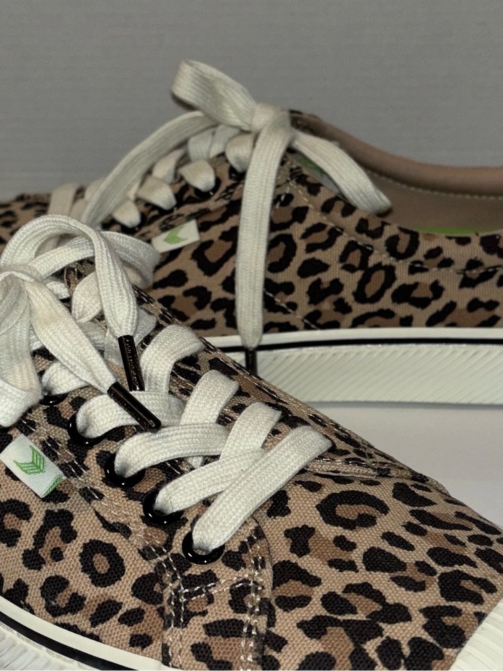 Cariuma OCA Low Canvas Sneakers Leopard Print Unisex Women's Size 10 Men's 8.5 - Picture 13 of 16